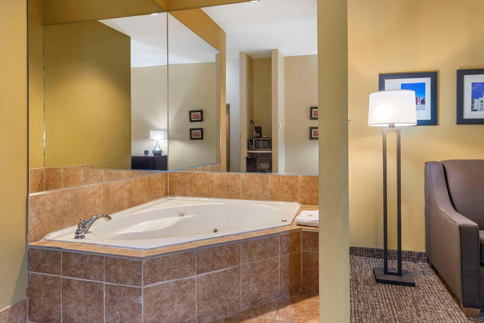 Comfort Suites Montgomery East Monticello Dr Exterior foto